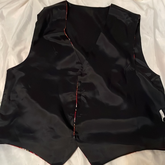 FSU Vest size XL for the Florida State sports fanatic. Ready for its new… - Picture 3 of 5